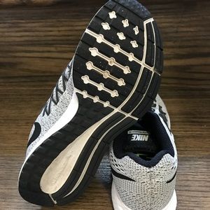 Nike Shoes - Women's Nike Zoom Pegasus 32 Black/White Shoes 7 Nike Shoes - Women's Nike Zoom Pegasus 32 Black/White Shoes 7